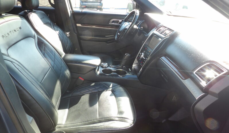 
								2019 Ford Explorer Platinum SUV full									