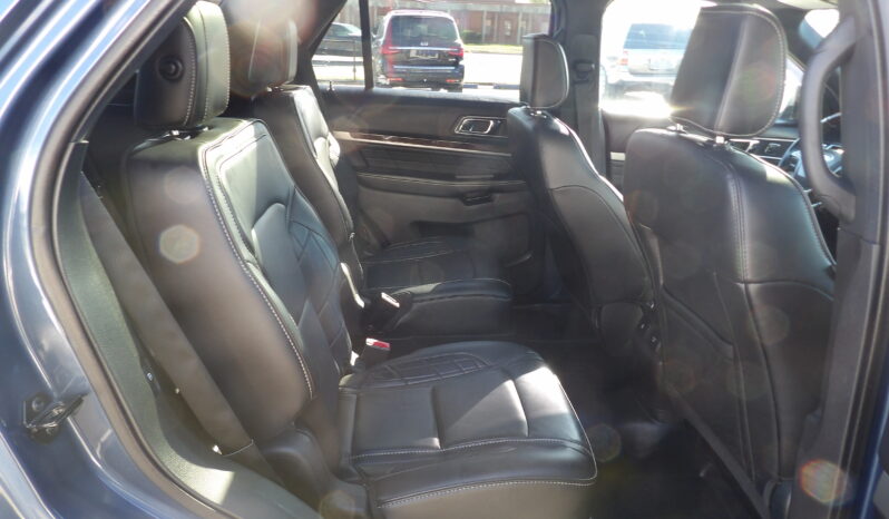 
								2019 Ford Explorer Platinum SUV full									