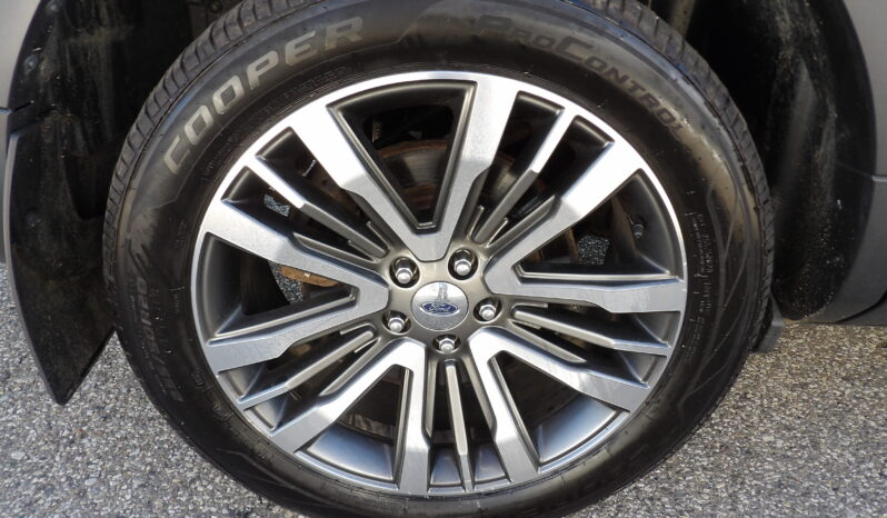 
								2019 Ford Explorer Platinum SUV full									