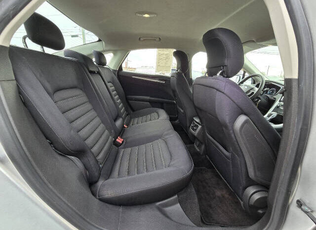 
								2014 Ford Fusion SE Sedan full									