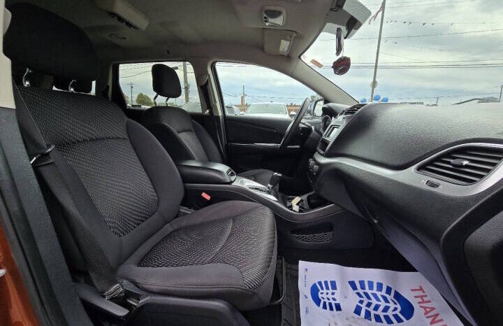 
2012 Dodge Journey SXT SUV full									