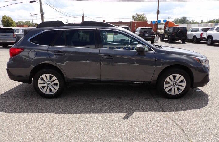 
								2018 Subaru Outback full									