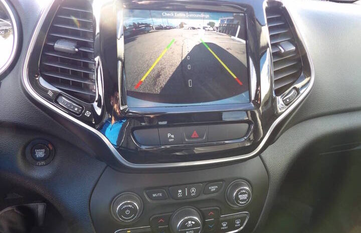 
2019 Jeep Cherokee Limited SUV full									