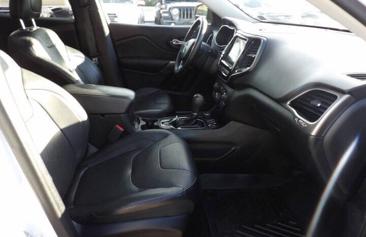 
2019 Jeep Cherokee Limited SUV full									