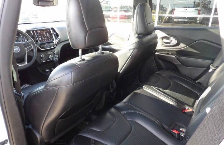 
2019 Jeep Cherokee Limited SUV full									