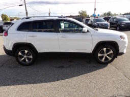 
2019 Jeep Cherokee Limited SUV full									