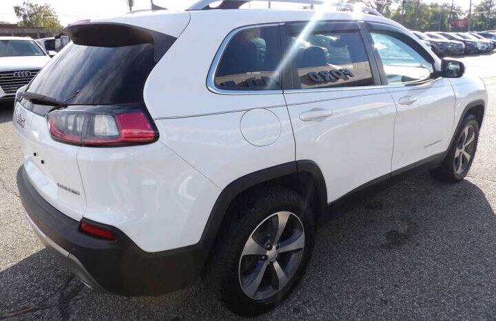 
2019 Jeep Cherokee Limited SUV full									