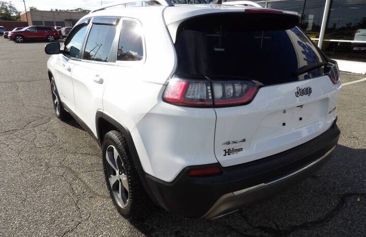 
2019 Jeep Cherokee Limited SUV full									