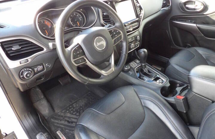 
2019 Jeep Cherokee Limited SUV full									