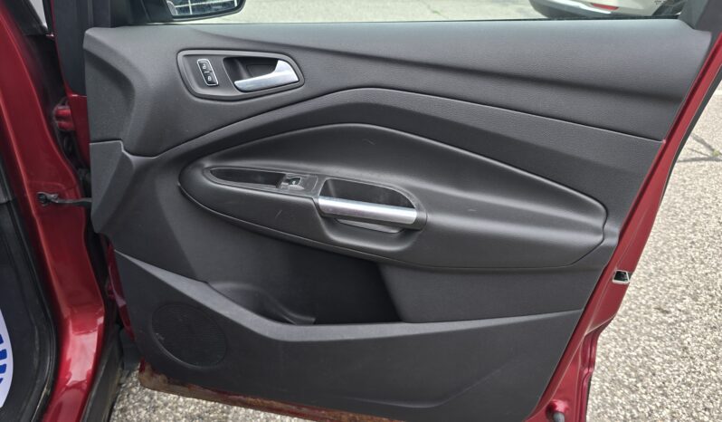 
2014 Ford Escape SE full									
