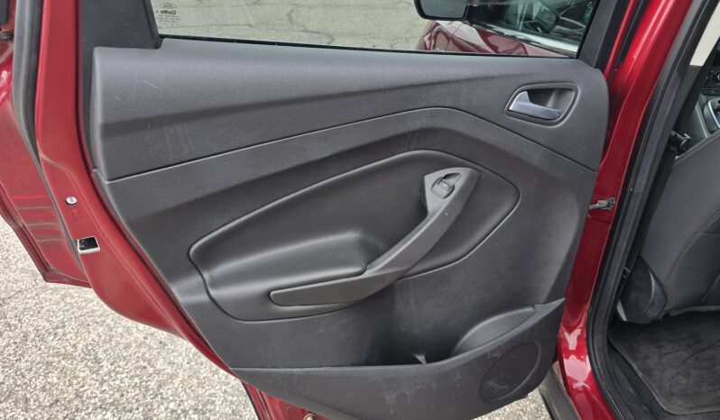 
2014 Ford Escape SE full									