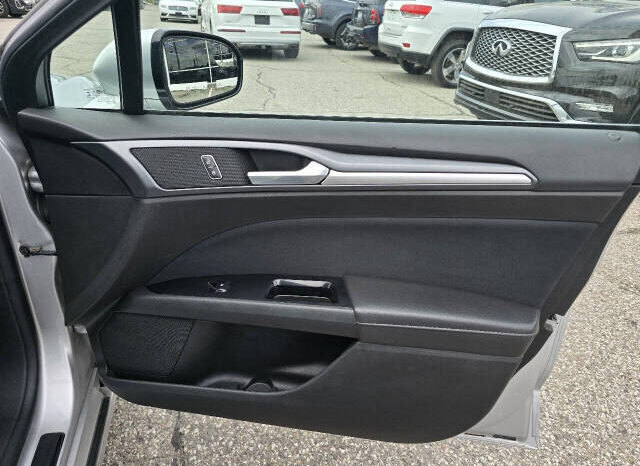 
								2014 Ford Fusion SE Sedan full									
