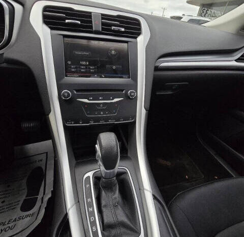 
								2014 Ford Fusion SE Sedan full									