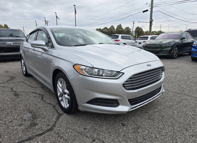 
								2014 Ford Fusion SE Sedan full									