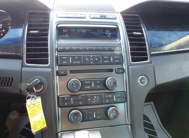
2012 Ford Taurus Limited Sedan full									