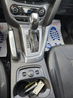 2014 Ford Focus Titanium Sedan full